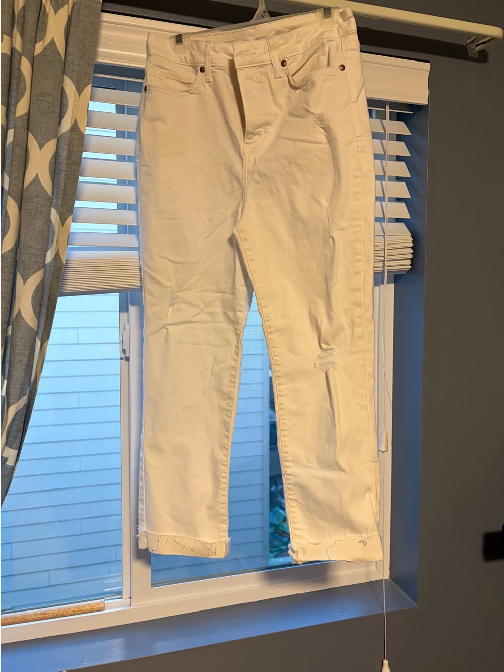 White jeans women’s size 10